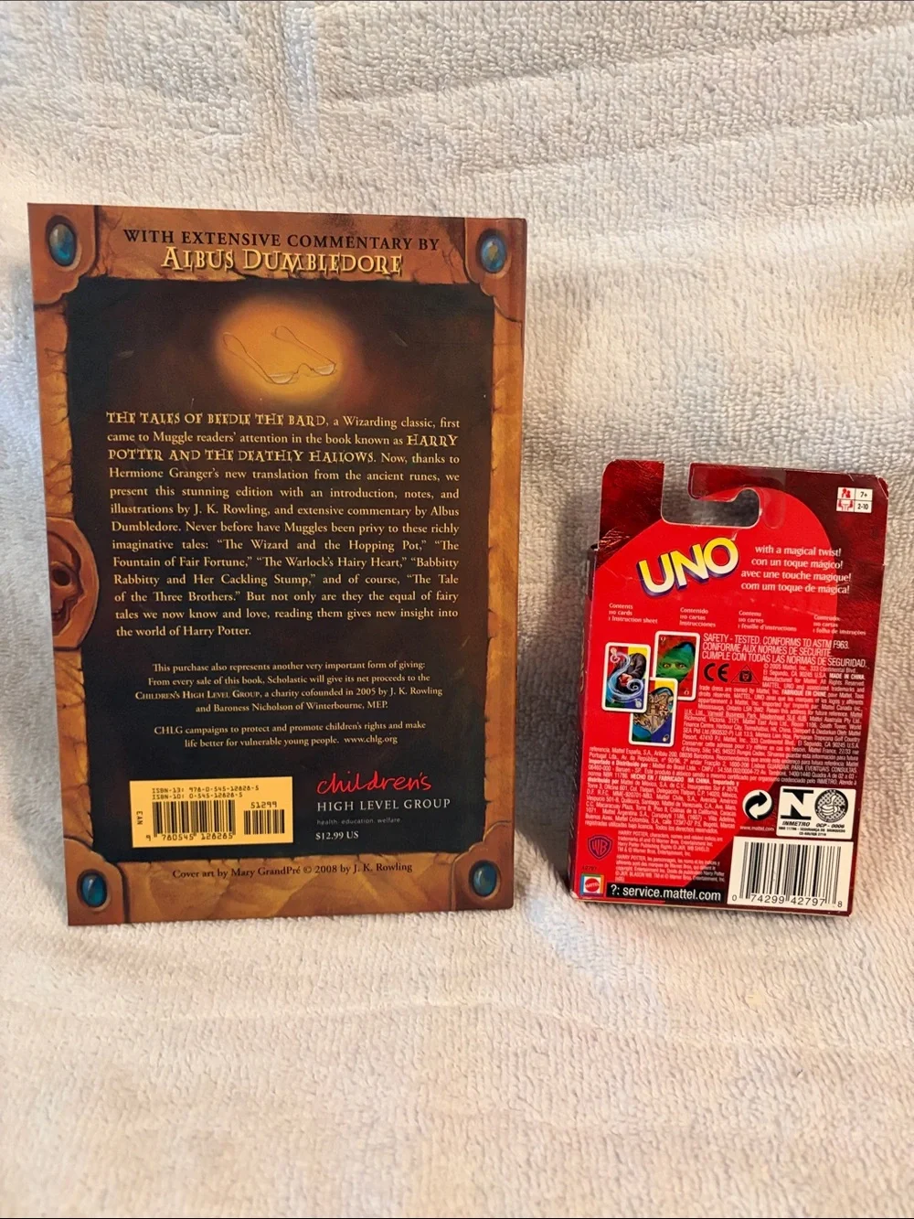 Warner Bros. Harry Potter  book and UNO Card Game - Red and Multicolor